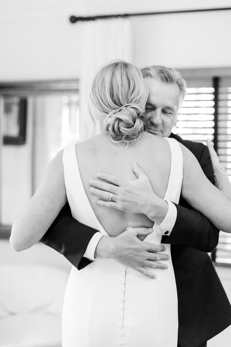 bride hugging father by Knoxville Wedding Photographer, Amanda May Photos