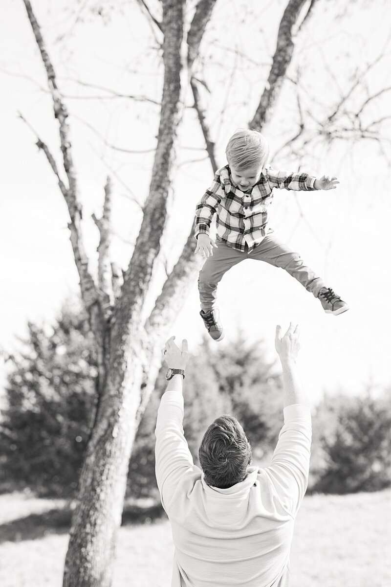 Family session photo of a dad and his son in Roanoke, Virginia.
