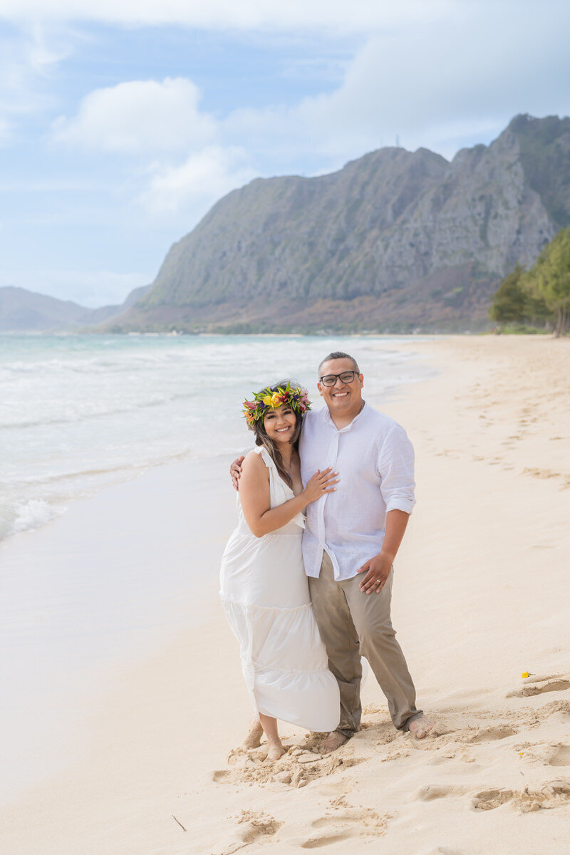 Oahu family photographer on Waimanalo Beach