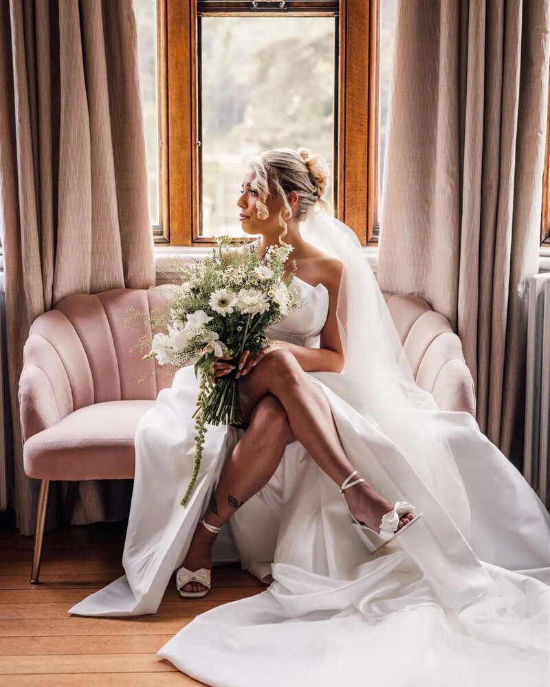 exclusive-bridal-makeup-harlaxton-manor-wedding-artist
