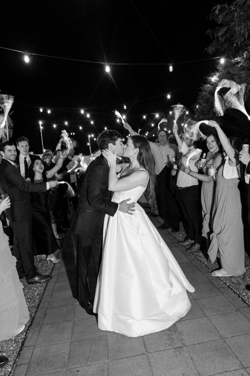 NikkiSanterre_VirginiaLuxuryWeddingPhotographer_Emma&Nick-164