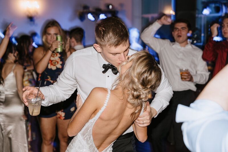 modern summer minnesota wedding J-110 (1)