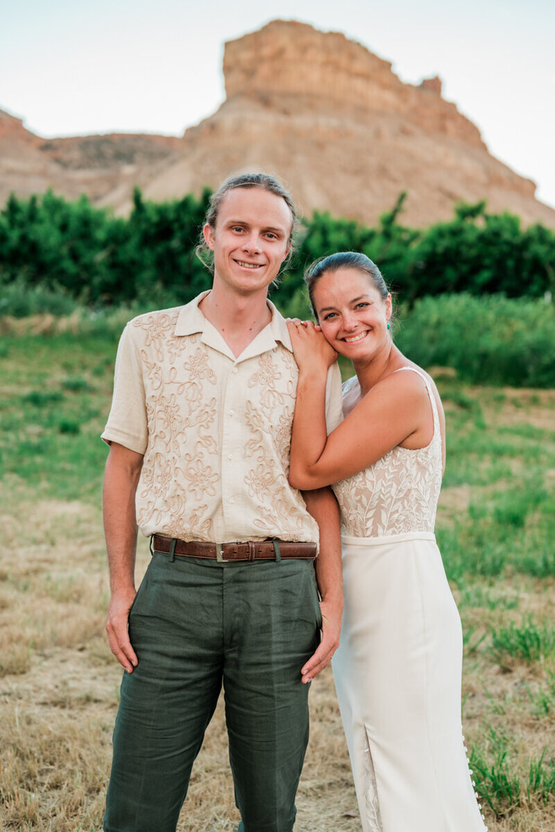 boho-wildflower-wedding-orchard-river-view_1749_blog