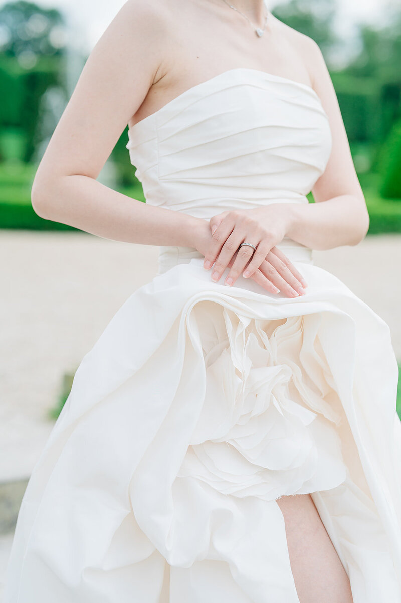 Morgane Ball Photographer pre wedding Paris photoshoot french chateau des sceaux bride