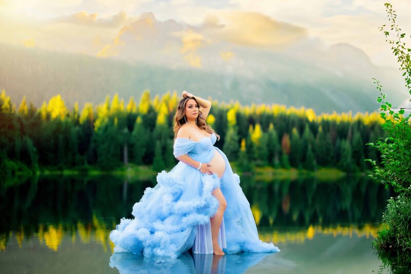 Seattle Mountain Backdrop Maternity Photos
