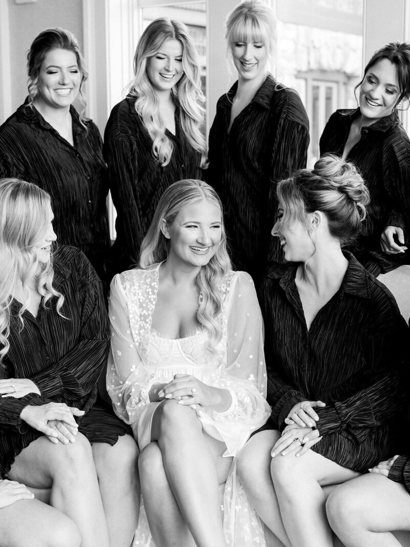 B&W Bridal Party Shot
