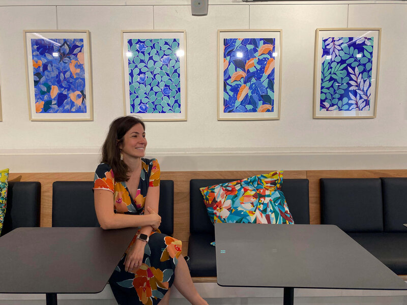 Lauranne-guyomard-intervenante-art-metière-petite-enfance-ecole-motif-nature-peinture-eveil-culturel-