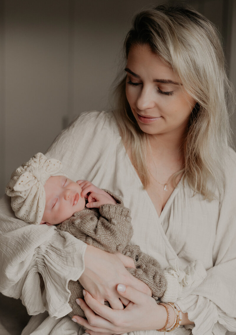 231115 Newbornshoot Laura DSC05894 01