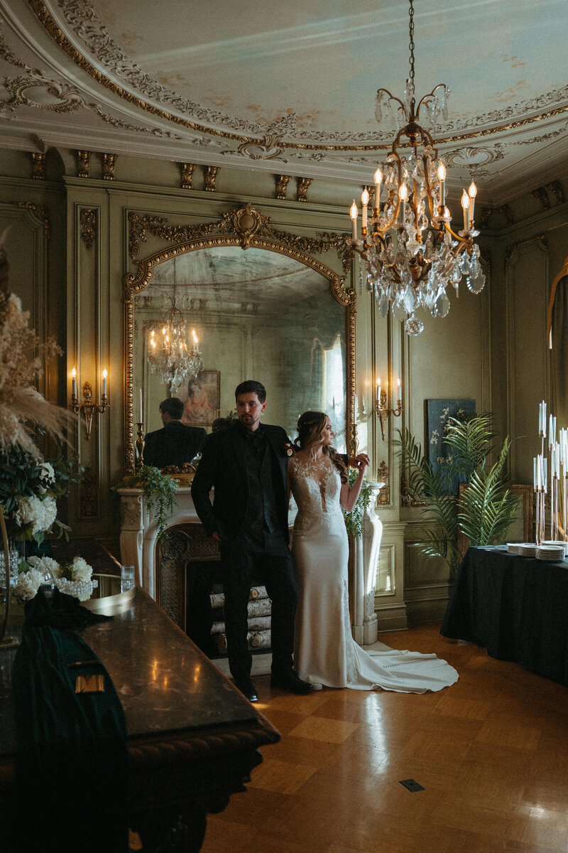 Timeless wedding photos in Pennsylvania & destinations blending documentary candor with romantic, editorial style for nostalgia-loving couples.