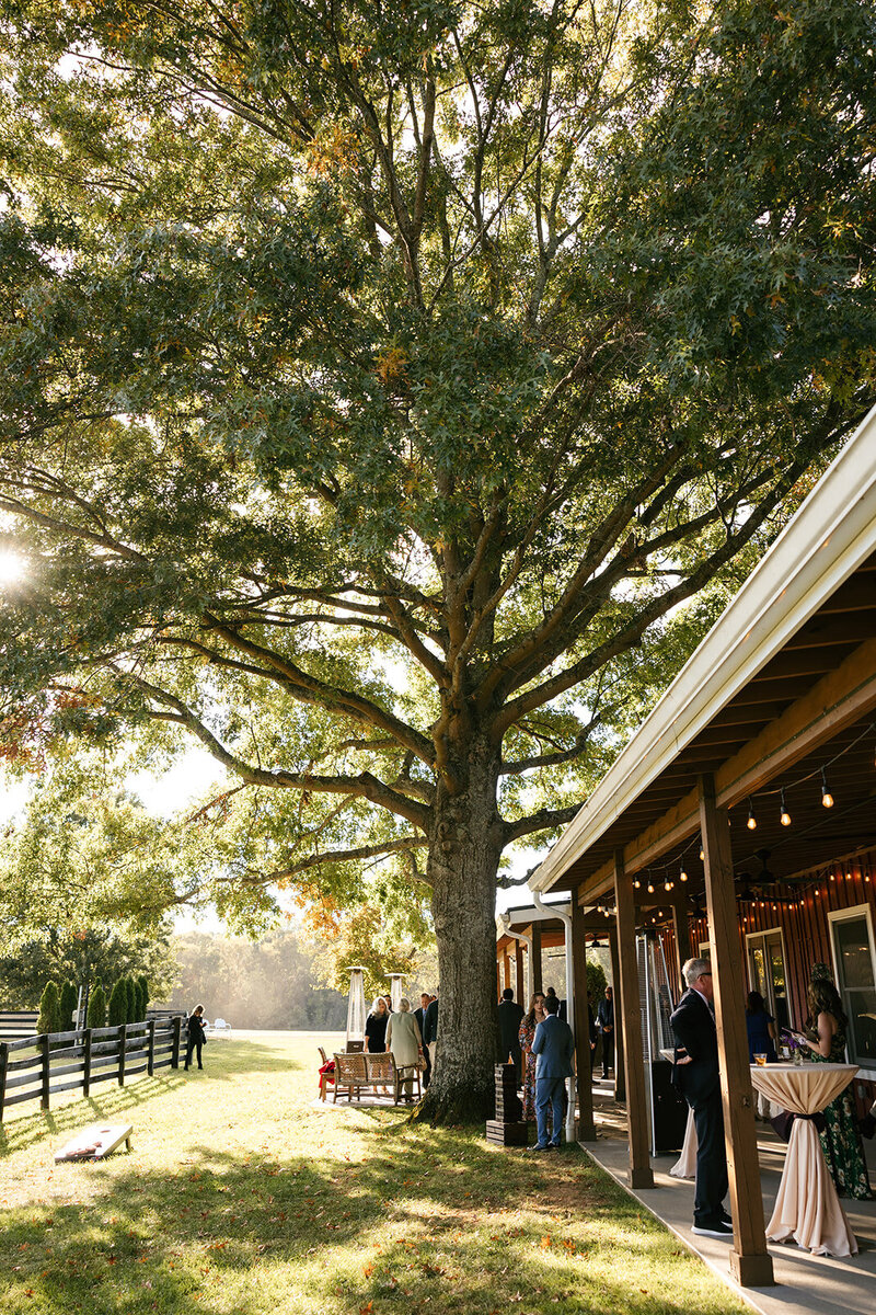 Warm, vibrant outdoor wedding venue in Nashville