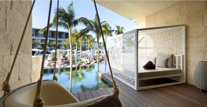 Junior Suite Swim Up