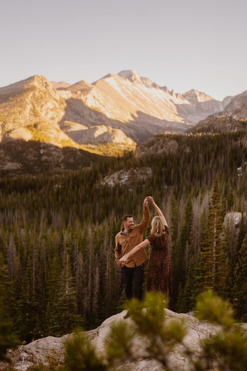 Couples portraits on a lake