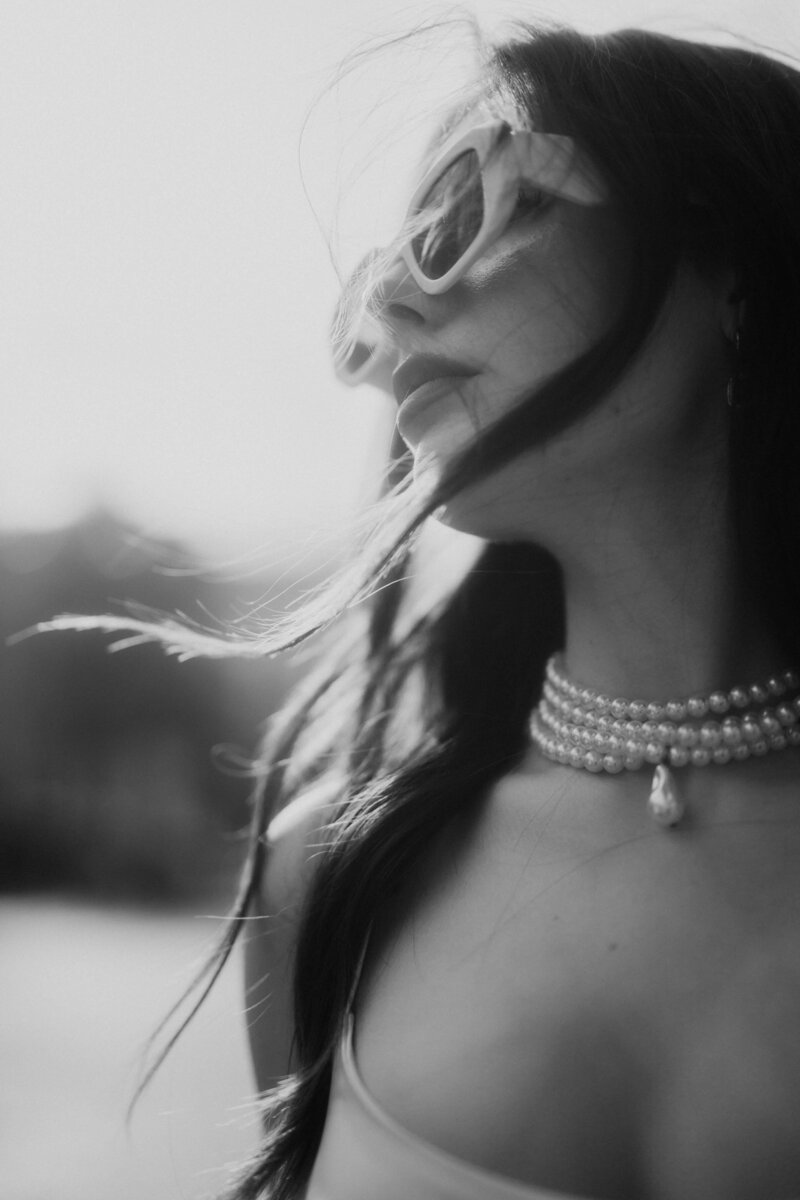 bride portrait in paris bulgari hotel sophisticated bride exlcusive wedding