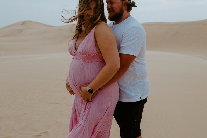 silver-lake-sand-dunes-maternity-session-michigan-wedding-photographer-alisciamariephotography-0718