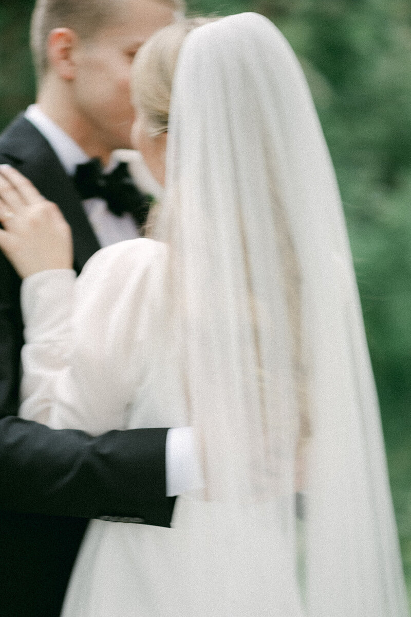 Wedding photo of an Intimate and romantic wedding  photography session in Porvoo by photographer Hannika Gabrielsson