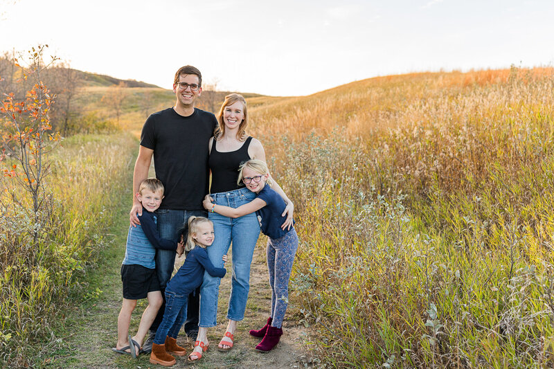 2024-krystal-moore-photography-buffalo-pound-family-session-fall-17