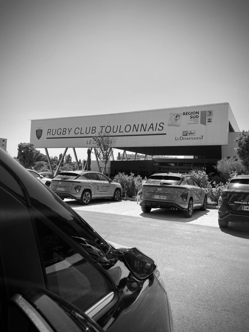 Transport privé événementiel à Toulon – chauffeur attentif et ponctuel