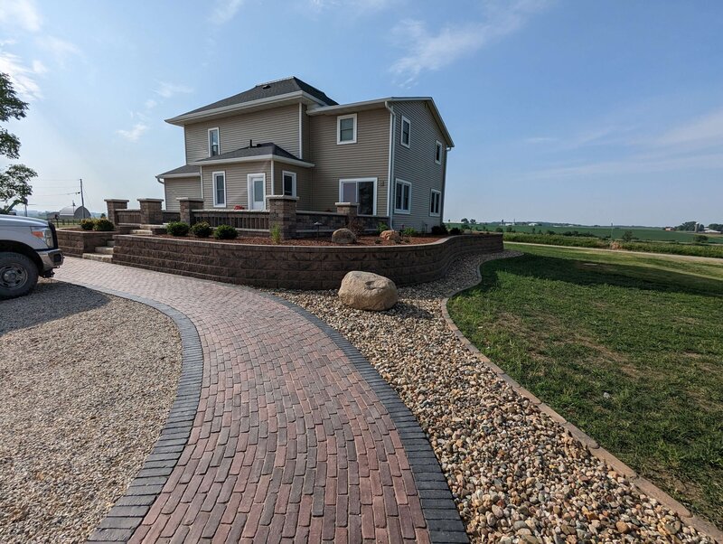 Cedar-Rapids-Manchester-Iowa-Lawn-care-Landscaping-Hardscape-Supreme-Green-_20230610_134225141