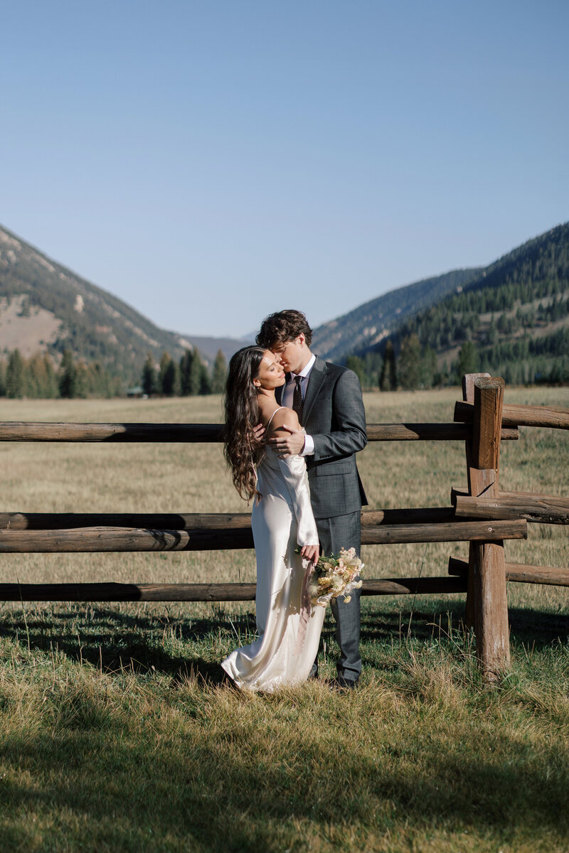 320 guest ranch wedding photos Big Sky Montana