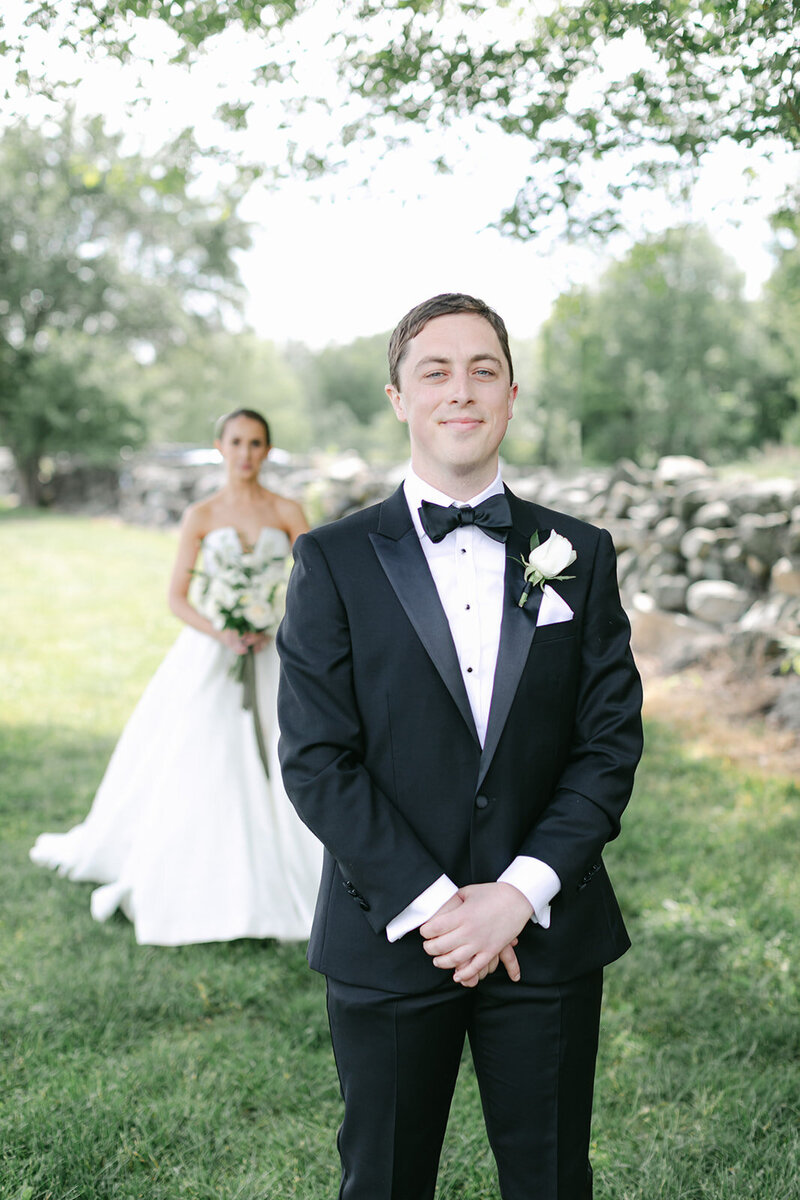 first-look-groom-bride