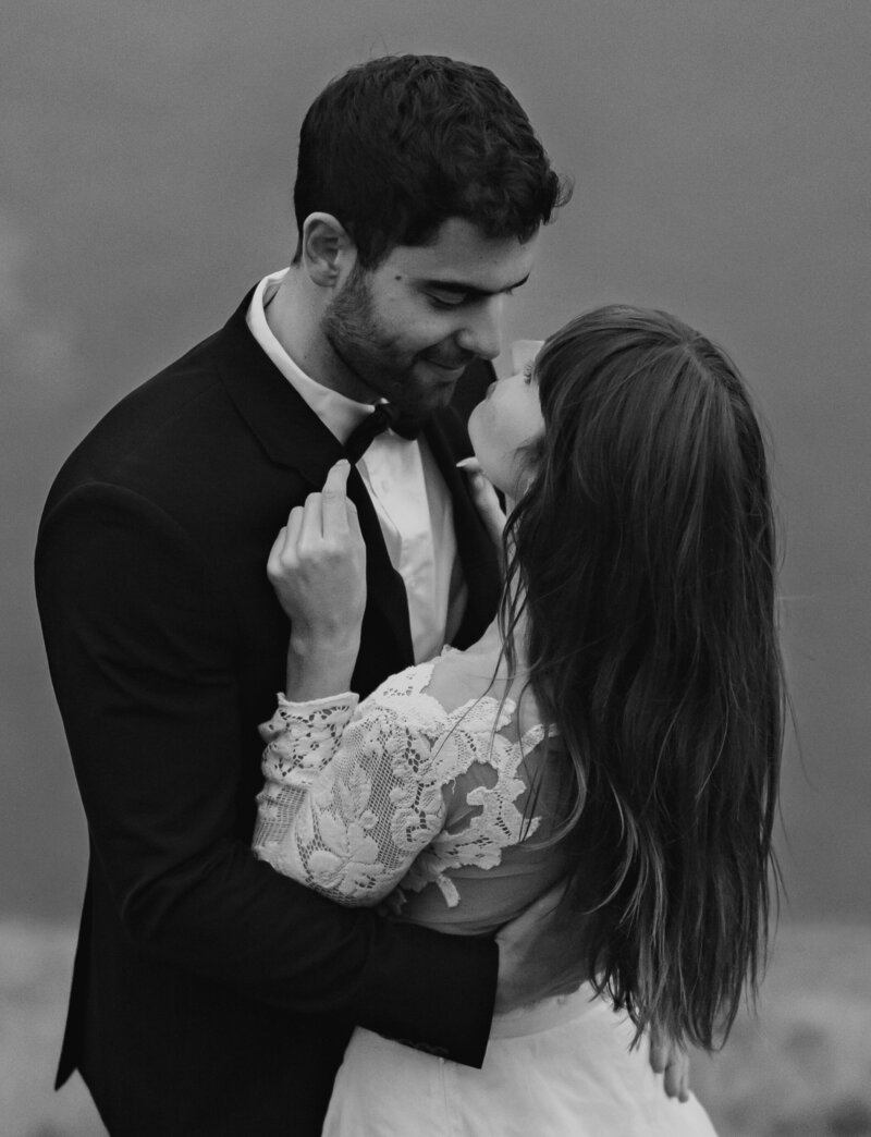 Faroe Islands elopement photography – intimate black and white kiss, by Kollar Photography.
