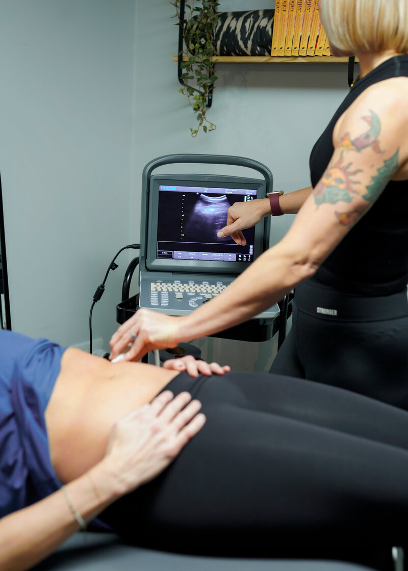 A London specialist in treating pelvic health, pregnancy & postnatal recovery