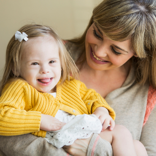 Thrive by Spectrum Pediatrics image for intensive feeding therapy service is a child and mother smiling together