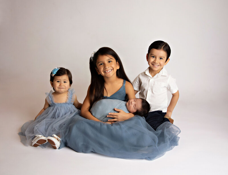 newbornbabyboynewfamilynewbabybestphotographertudiofamilybirthdaynewbornboyamilynewborngirlfirstbirthdayportraiturephotographystudioportraitsnewborngirlboyfamilyEvaMaganaPhotographychildphotographer (35 of 41)