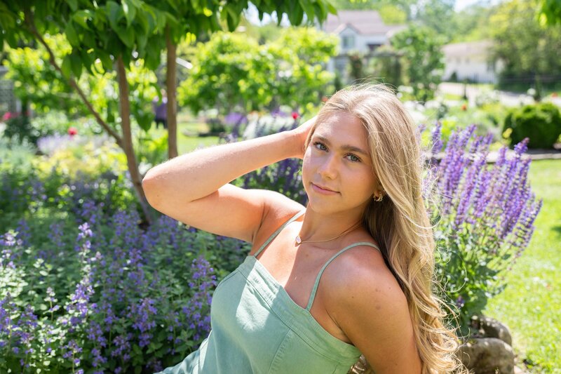 KingwoodCenterGardensSeniorPhotosPositivelyPortraits-9