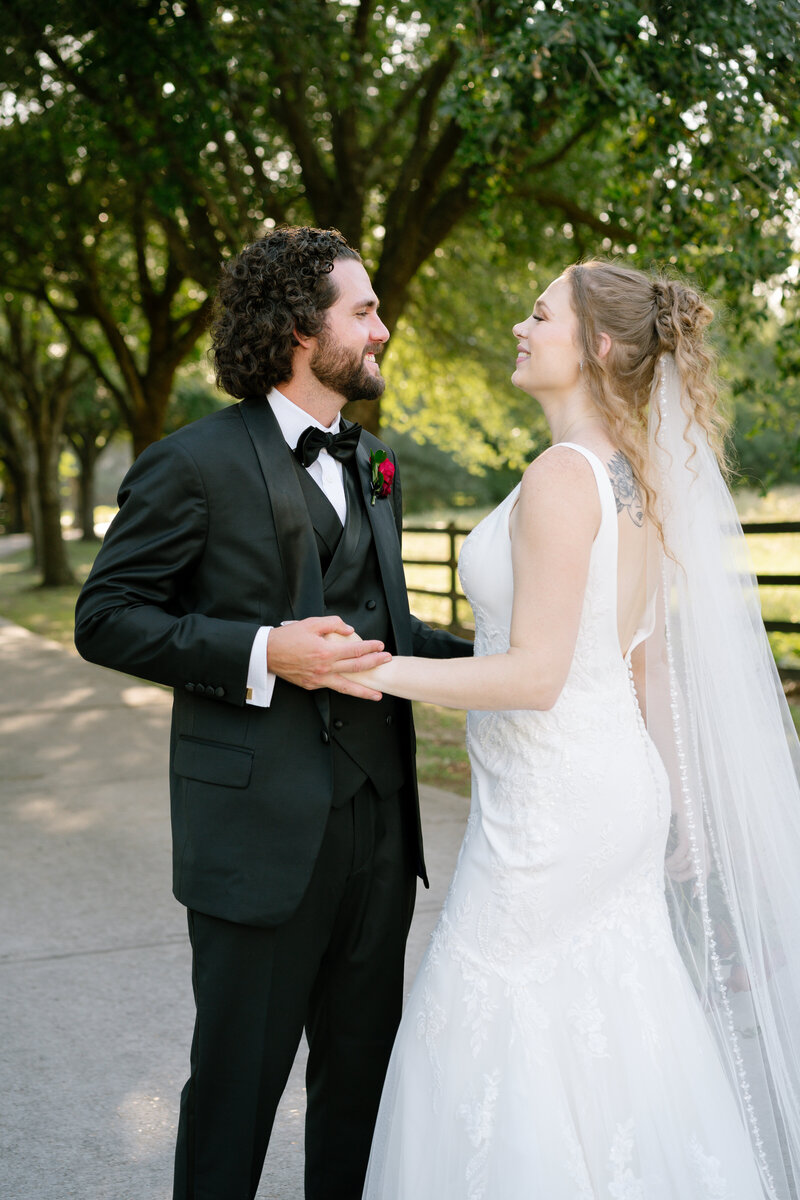 C&J_WED-468