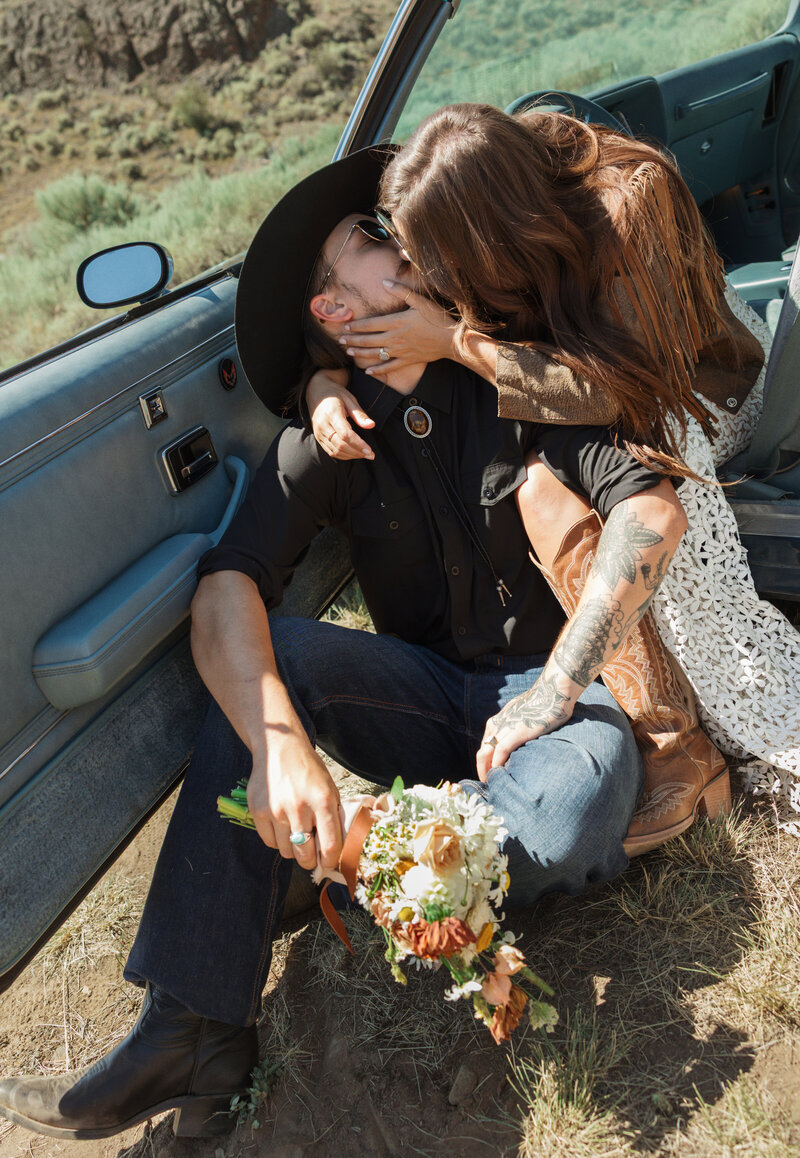 35mm-film-inspired-kamloops-elopement-bc-wedding-photographer-okanagan-coastal-cowgirl-bridal-portraits-90