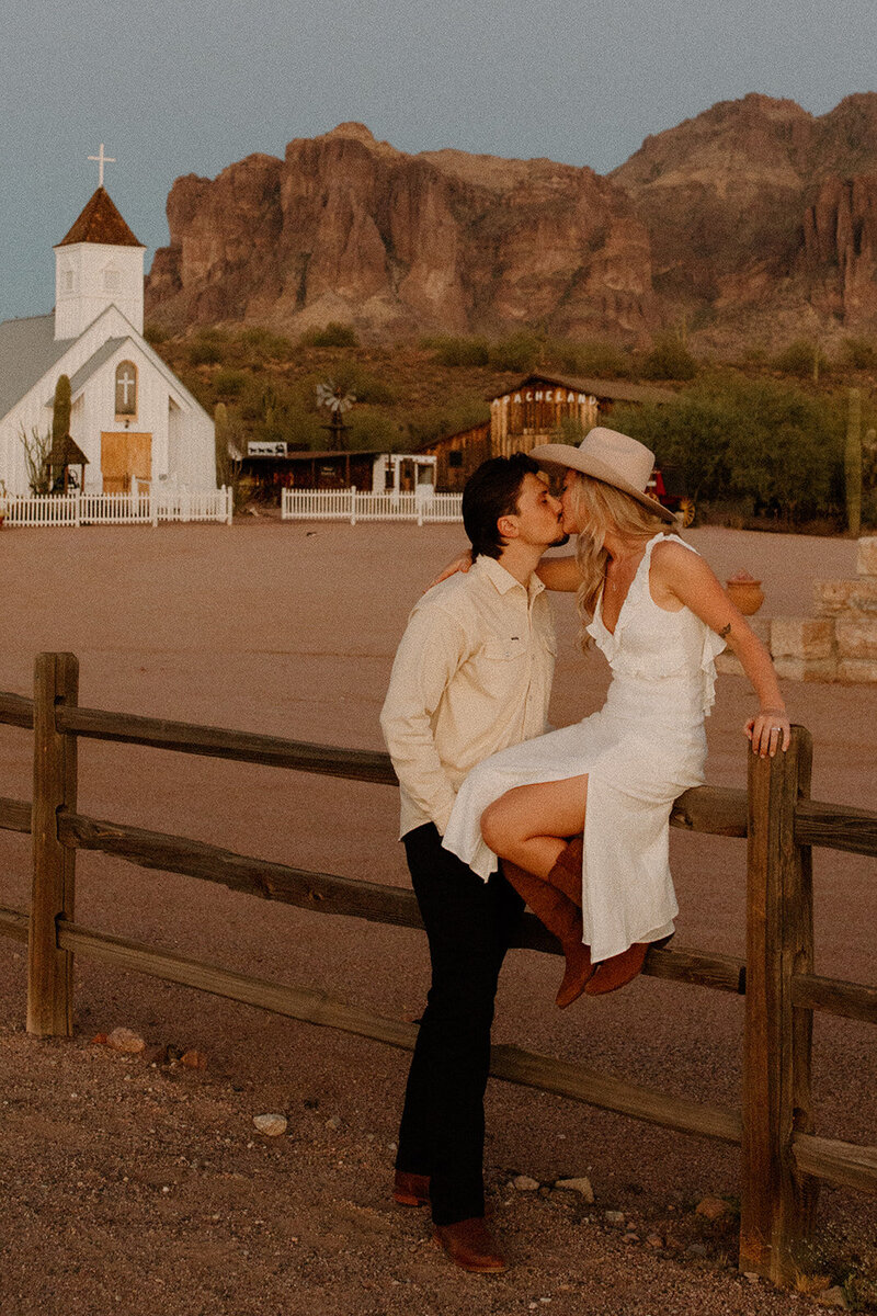 jami-oliver-engagement-session-taylorraephotofilm-265_websize
