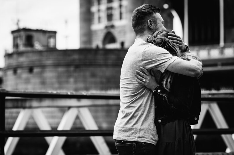 Josh-Hollys-Proposal-at-Tower-Bridge-4