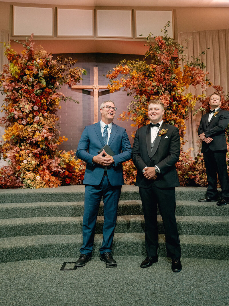 Autumn-Maximalist-Wedding-with-rich-tones-blue-velvet-draping-Ashley-Ludaescher-Photography-Vanessa-Noel-Events-0071