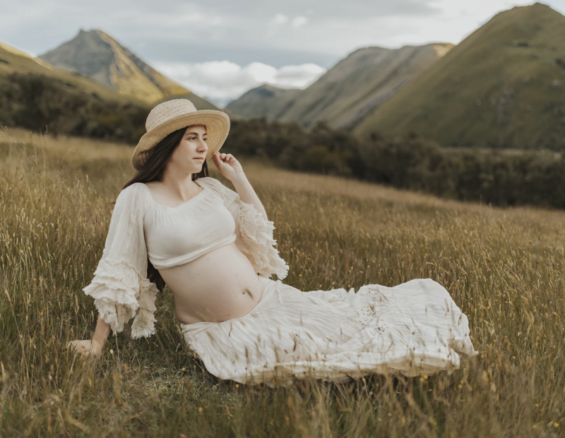 beautiful maternity photos in Queenstown