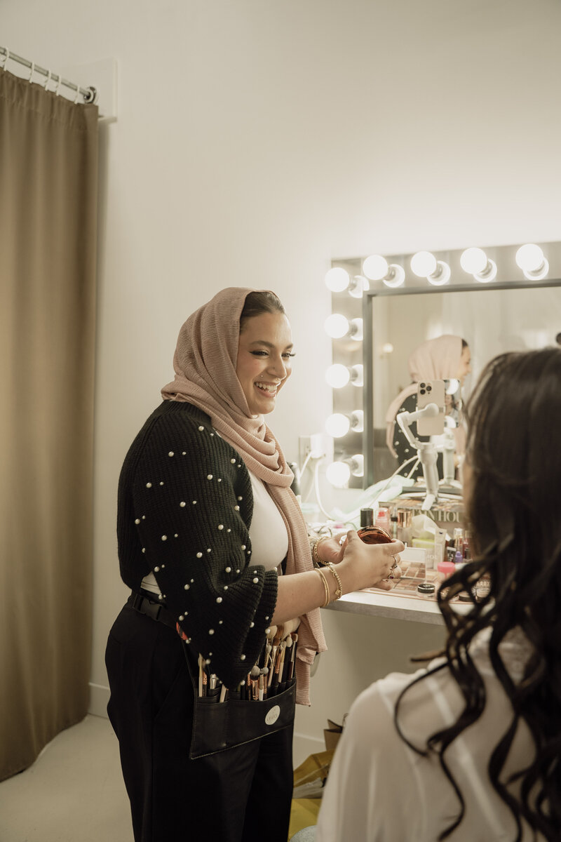 Red carpet-ready soft glam makeup with neutral tones