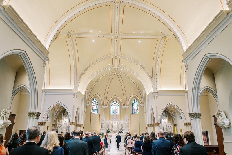 Detroit-Catholic-Wedding-Photos-at-The-Colony-Club-by-Detroit-Michigan-Catholic-Wedding-Photographer-_0018