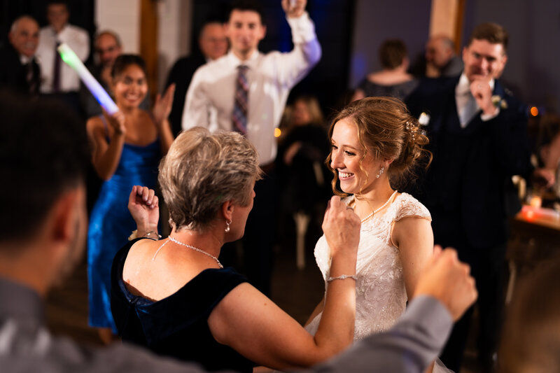 bloom-meadows-berkshire-wedding-photography-95