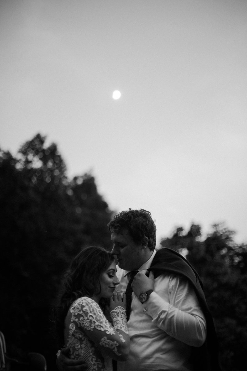 Top 10 Wedding Photographers Corona thumbnail