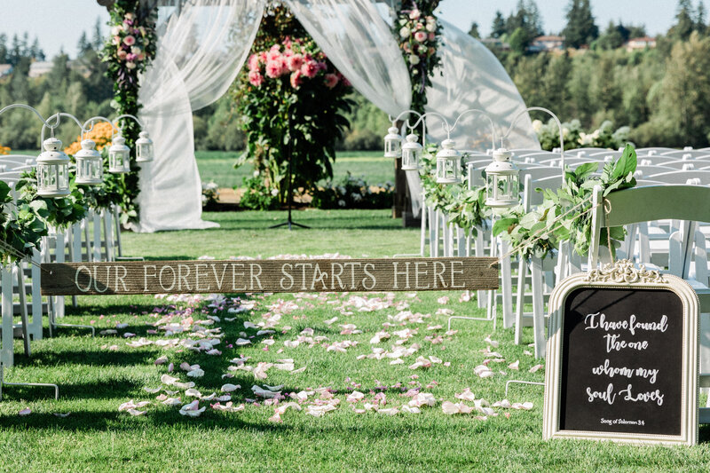 Seattle wedding photographers capture natural beauty of the ceremony site at Kelley Farm in Bonney Lake.