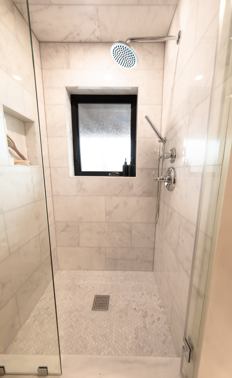 CASCADE SPA SUITE BATHROOM 1