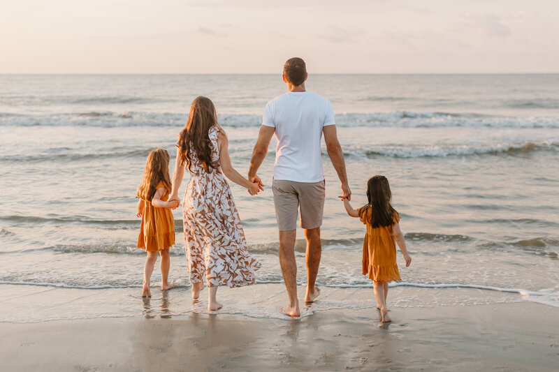 Charley Mae Photography is your top choice for a family photographer in Hilton Head Island. Specializing in capturing family moments. Schedule your session today!
