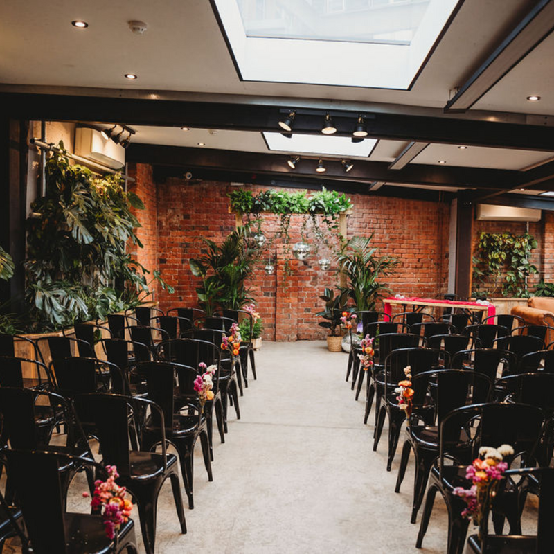 Orange and pink aisle décor