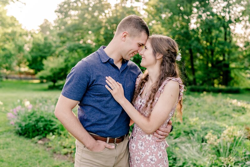 colorful-spring-garden-engagement-in-virginia-00022