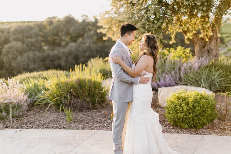 tayler-enerle-wedding-cass-winery-vintage-car-oak-tree-62-25
