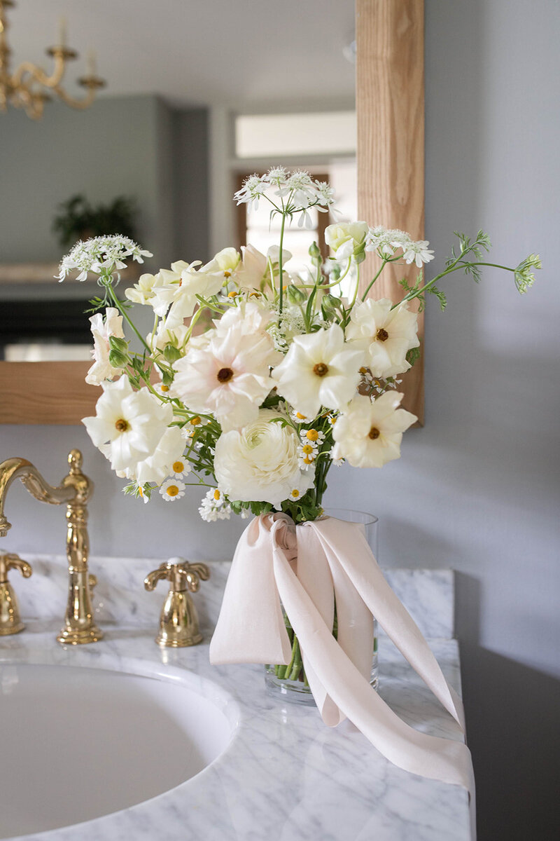 26_Kate Campbell Floral Waterfront Private Estate Wedding by Kimberly F Denn photo
