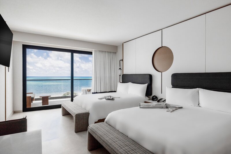 AVA-Oceanfront Queen-10