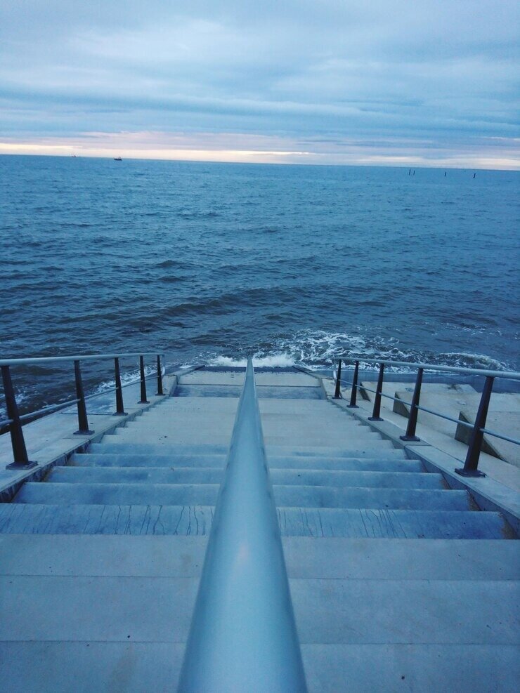 Modern Glass & Aluminum Railings in Boca Raton, South Florida