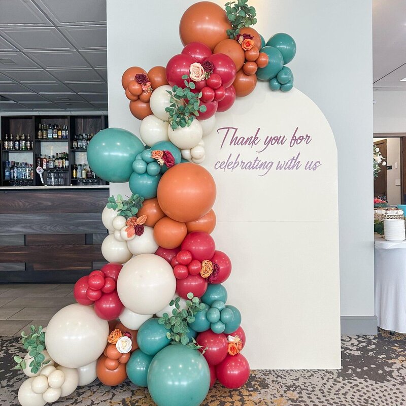 fall balloons and backdrop for Chicago party or event
