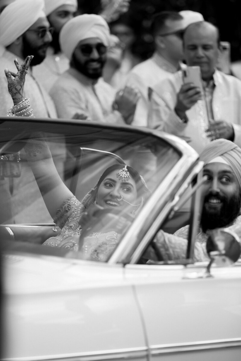 Eventrics_Weddings_Alisha_Sumeet_Vidaai_Grand_Wedding_Exit